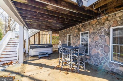 43331 Riverpoint Dr, Leesburg VA 20176-1296 exterior