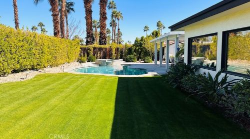 1050 Louise Dr, Palm Springs CA  92262-3241 exterior