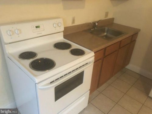 4018 Girard Ave, Philadelphia, PA 19104-1240
