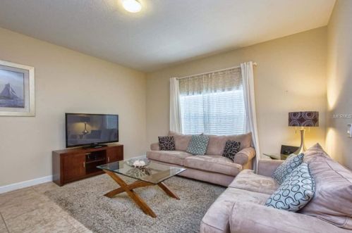 3033 Beach Palm Ave, Kissimmee, FL