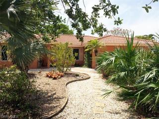 1065 Fish Crow Rd, Sanibel, FL 33957-2803