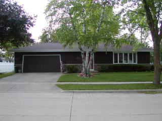910 Viola Ave, Oshkosh WI  54901-2259 exterior