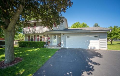 6805 Hickory Rd, West Bend, WI 53090-8948