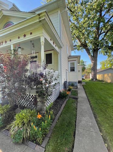 637 Locust Ave, Zanesville, OH 43701-2409