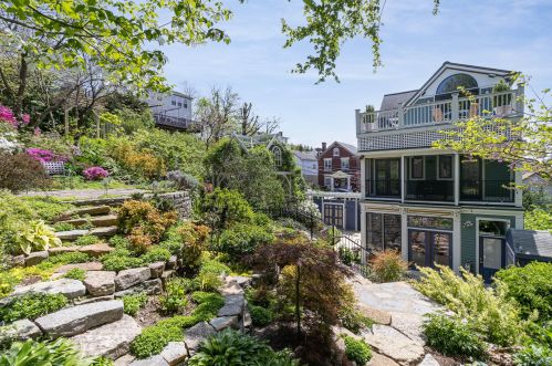 1023 Vine St, Newport, KY 41071-2424
