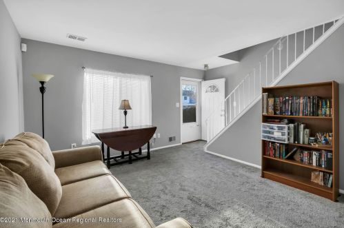 105 Creek Rd, Bricktown, NJ 08724-3309