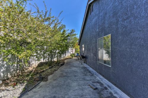 8489 Mcgray Way, Elk Grove CA  95624-4121 exterior