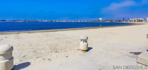 3994 Riviera Dr, San Diego CA 92109-5866 exterior