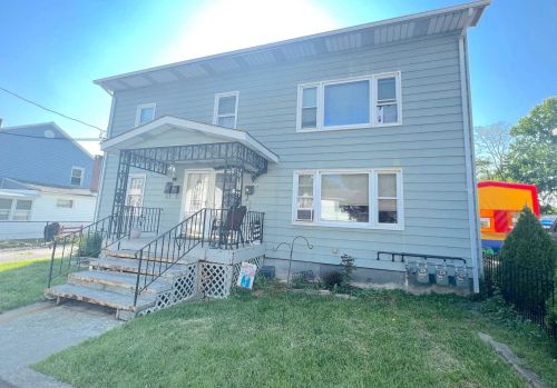27 Mill St, New Hamburg, NY 12590-1626