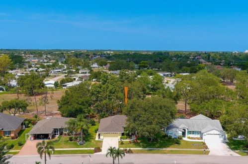 147 Estelle Dr, Naples FL  34112-7059 exterior