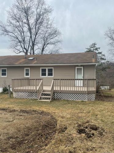 28 Johns Rd, Middletown, NY 10941-1140