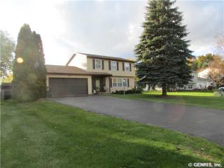 73 Battle Green Dr, Rochester, NY 14624-4933