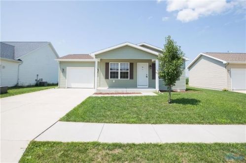 310 Hidden Ridge Dr, Delta, OH 43515-9111