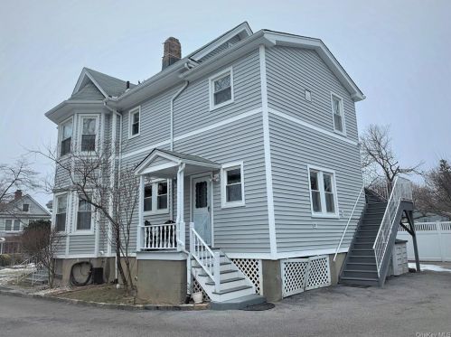 4 Stone Ave, Crotonville NY  10562-3707 exterior