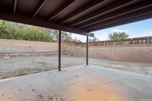 43816 Palm Vis Ave, Lancaster CA 93535-4422 exterior