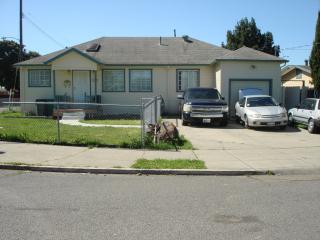 495 Darien Ave, Oakland, CA 94603-2121