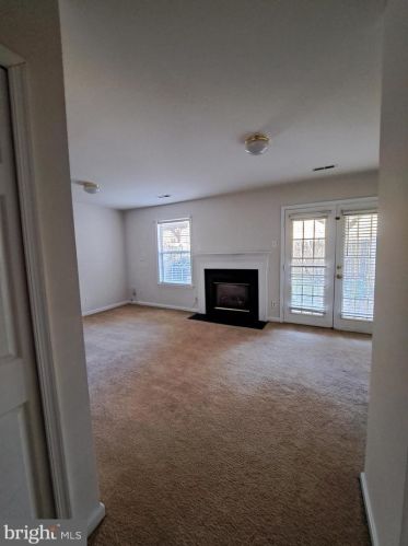 303 Dundee Dr, Fredericksburg VA  22405-8727 exterior