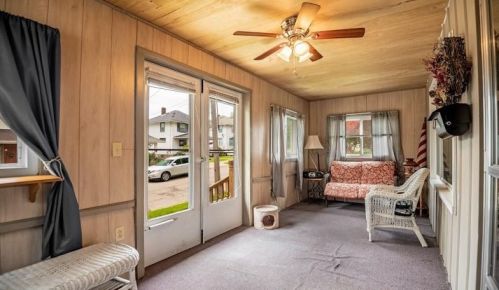 239 Myers Ave, Hermitage, PA 16146-3615