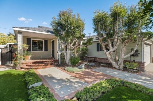 3808 Studebaker Rd, Long Beach, CA 90808-2449