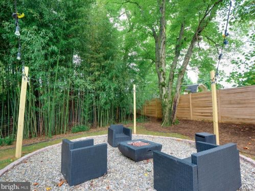 7003 Hickory Hill Rd, Falls Church VA  22042-3903 exterior