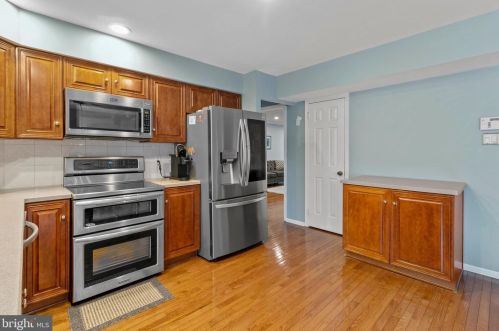 770 Dawes Dr, Yardley PA 19067-4335 exterior