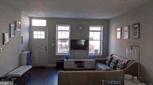 2122 Manton St, Philadelphia PA  19146-4313 exterior