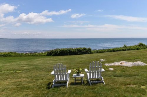 250 Ocean Rd, South Kingstown RI  02882-1346 exterior