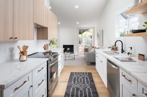 6623 Ballinger Ave, San Diego CA  92119-1822 exterior