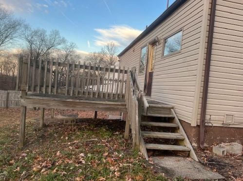 430 Shady Ln, New Castle PA  16105-1572 exterior