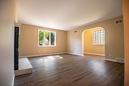 60 Wick Ave, Hermitage PA  16148-1811 exterior