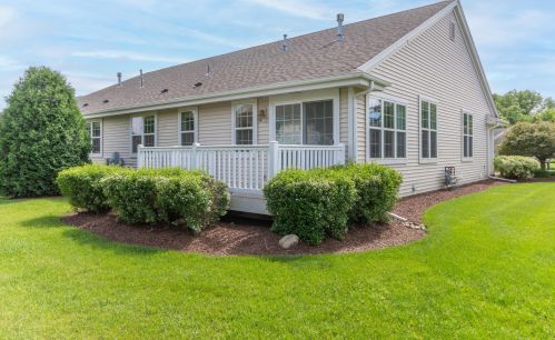 613 Hickory Hollow Rd, Waterford, WI 53185-2888