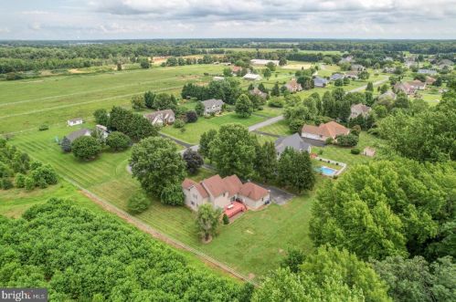 231 Crosby Knl Cir, Dover DE  19904-1098 exterior