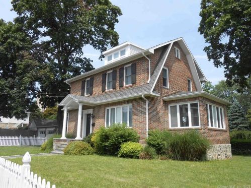 16 Holcomb Ave, Stamford, CT 06906-2411