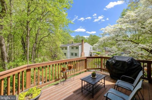 10902 Barton Hill Ct, Herndon VA  20191-5000 exterior