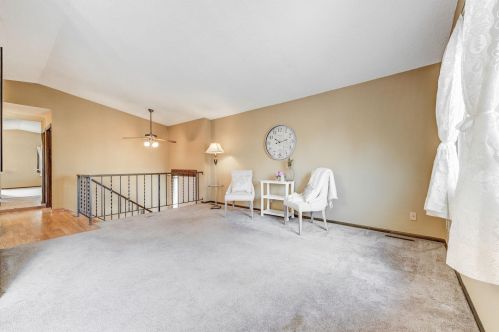 919 Greenhaven Dr, Saint Paul, MN 55127-7815