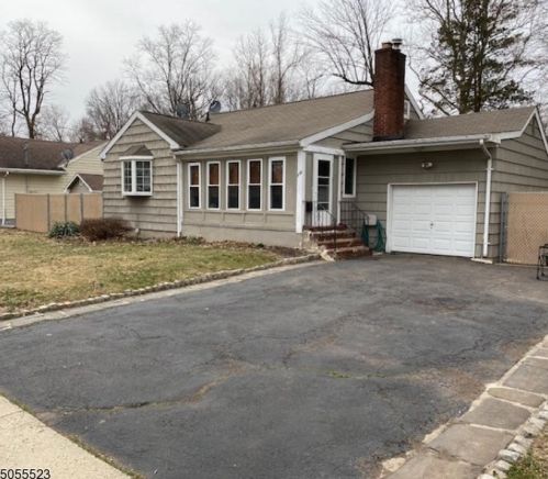 798 Old Lake Ave, Rahway NJ  07065-2623 exterior