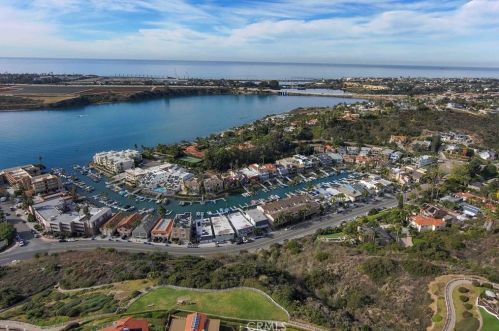 4565 Sea Bluff Cir, Carlsbad CA  92008-3671 exterior