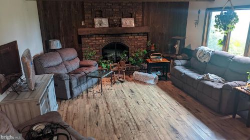 4 Ridge Rd, Smithville PA  17560-9627 exterior