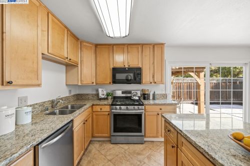 2043 Del Monte St, Livermore CA  94551-1116 exterior