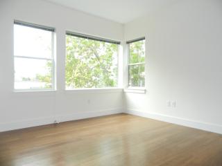 260 Winooski Ave, Burlington VT  05401-7401 exterior
