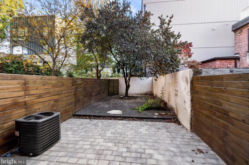 618 Catharine St, Philadelphia PA  19147-2910 exterior