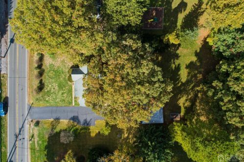124 Church Ln, East Brunswick, NJ 08816-2405