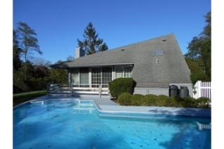 120 Bishops Ln, South Hampton NY  11968-3910 exterior