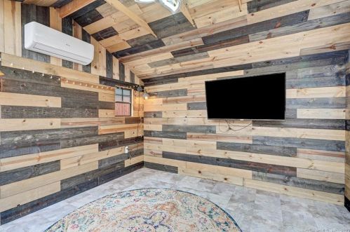 2129 Boulevard, Hartford CT  06107-2612 exterior