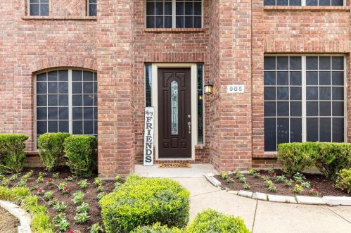 905 Tara Dr, Burleson, TX 76028-8238