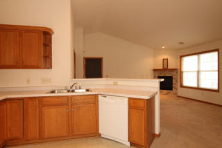 6258 Creekside Dr, Cudahy WI  53110-3435 exterior