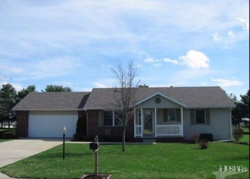 11944 Sandbrooke Dr, Millersburg, IN 46543-9439
