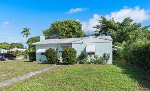 5800 Churchill Ct, West Palm Beach, FL 33405-3409