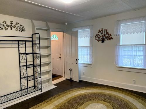 552 2nd Nh Tpke, Hillsboro NH  03244-4615 exterior