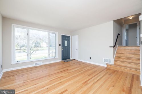 606 Dorcaster Dr, Wilmington DE  19808-2212 exterior
